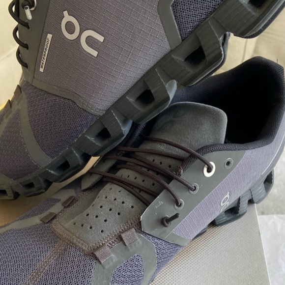 👟 On Cloud Men’s Waterproof Running Shoes – Charcoal/Black – Size 10 (EU 44) - Picture 2 of 12